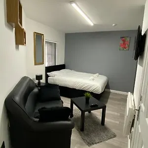 Bvapartments-queensgate Apartment
