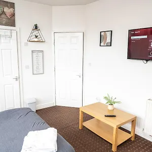 Bvapartments Deighton Apartment