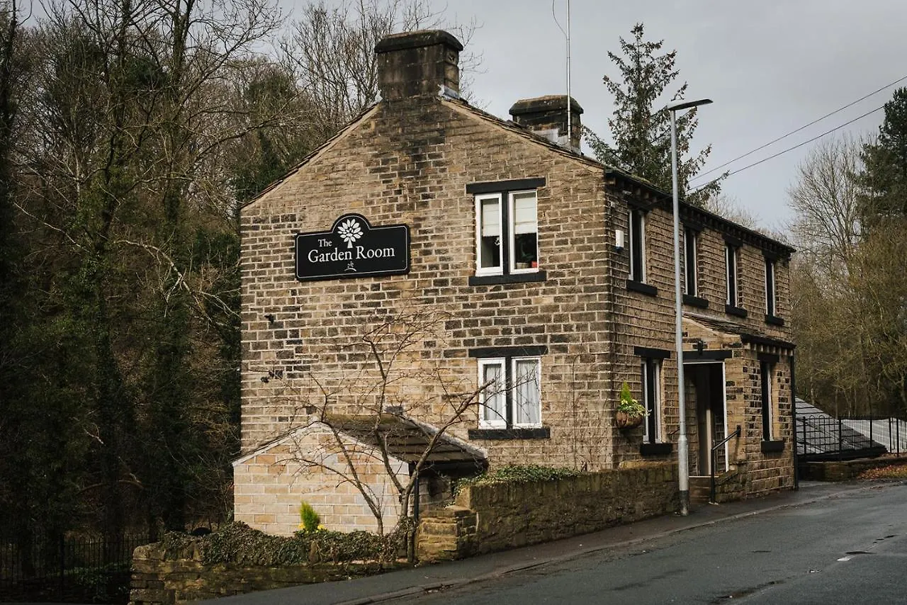 The Woodman Inn Huddersfield 5*,